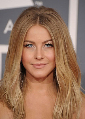 ʾ�����ǣ�Julianne Hough